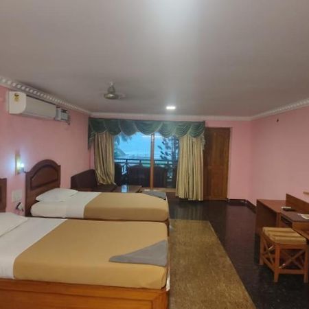 Sea Breeze Beach Resort Mahabalipuram Exterior foto