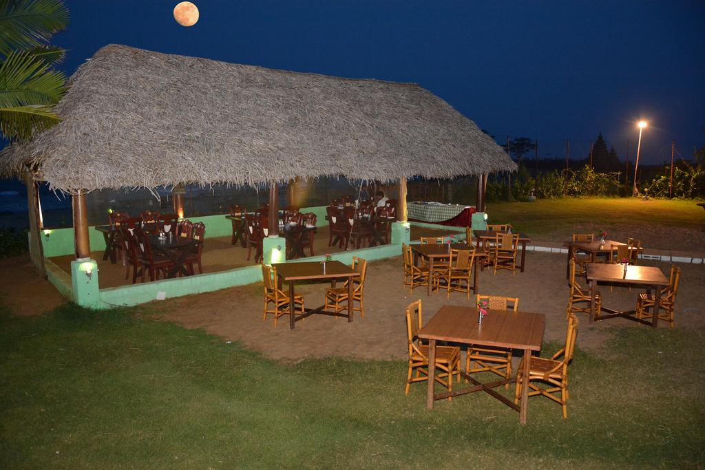 Sea Breeze Beach Resort Mahabalipuram Exterior foto