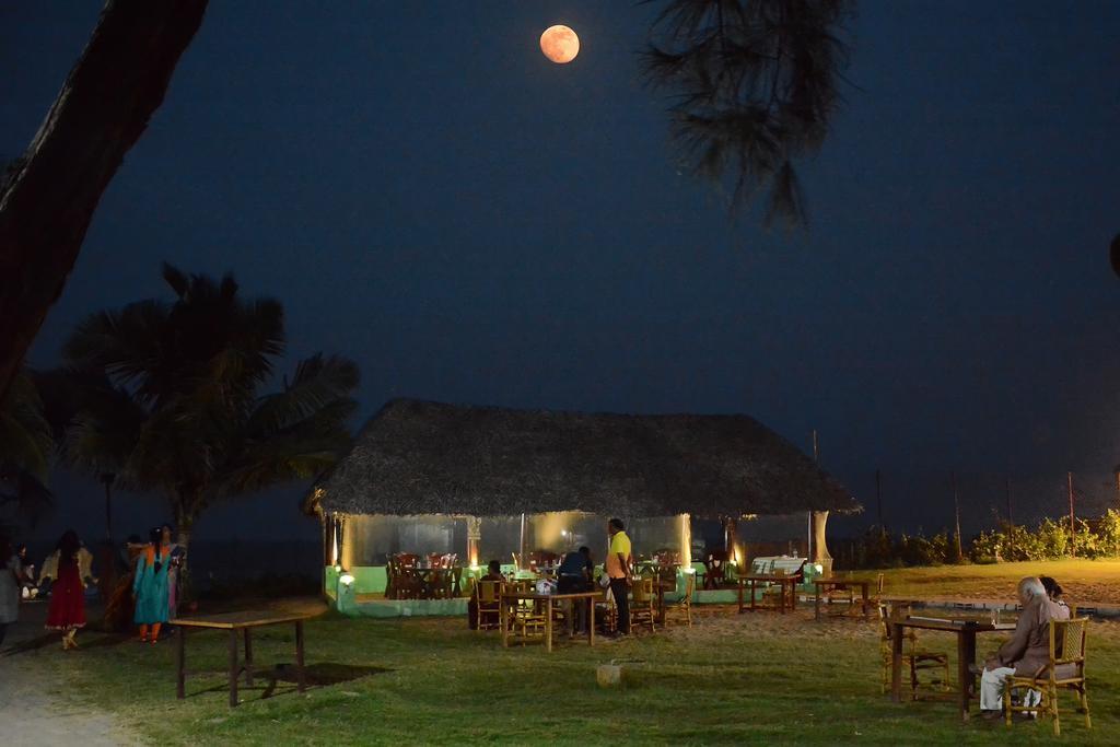 Sea Breeze Beach Resort Mahabalipuram Exterior foto