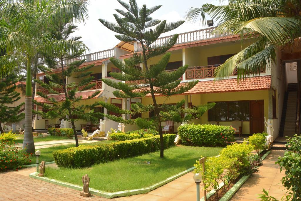 Sea Breeze Beach Resort Mahabalipuram Exterior foto