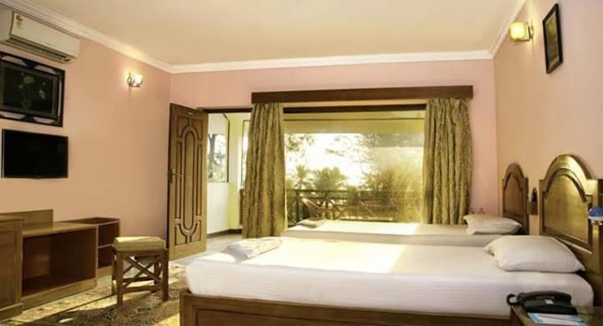 Sea Breeze Beach Resort Mahabalipuram Exterior foto