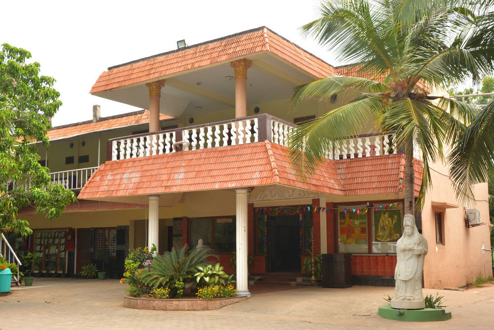 Sea Breeze Beach Resort Mahabalipuram Exterior foto