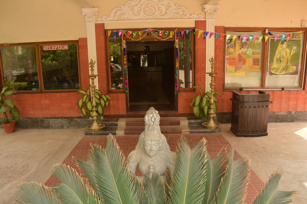 Sea Breeze Beach Resort Mahabalipuram Exterior foto