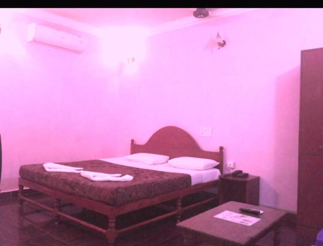Sea Breeze Beach Resort Mahabalipuram Exterior foto
